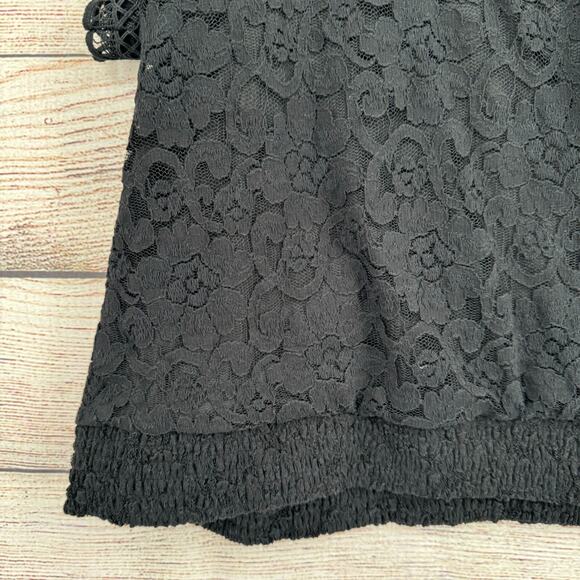 Torrid Stretch Lace Surplice Crop Top‎ Women's Size 4X Black - Picture 5 of 14